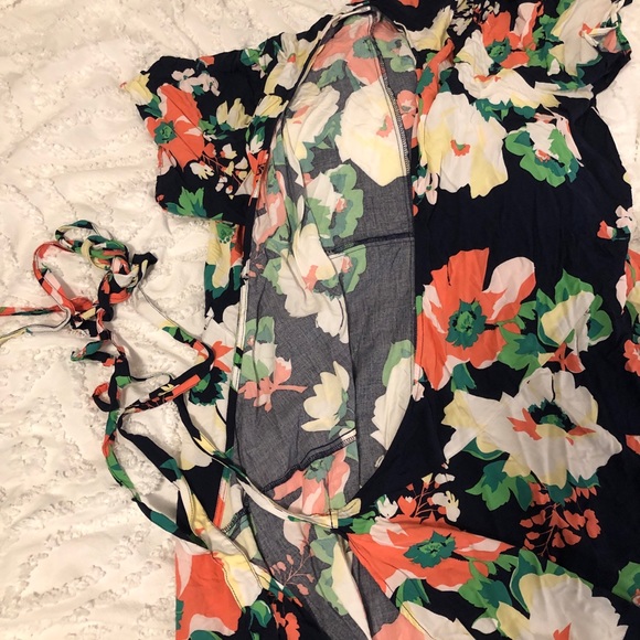 Gap Flower Wrap Dress - Picture 2 of 3